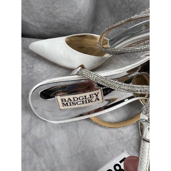 Badgley Mischka Autumn White Satin Pavé Embellished Mid Heel Pumps Shoes Sz 8.5 - Picture 6 of 9